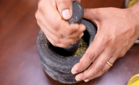 Step 1: preparing pounded masala for Aloo Matar ki Sukhi Sabzi