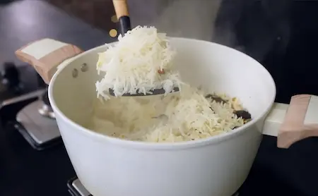 Shadi Wala Pulao Cooking