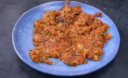 Step 2: preparing onion and potato filling for Aloo Pyaaz Aur Palak Kachori