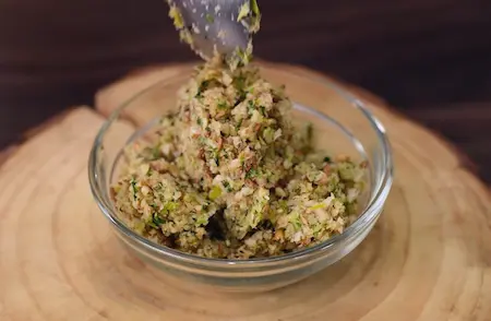 Step 2: preparing gatta stuffing (thecha) for Gatte Ki Sabji