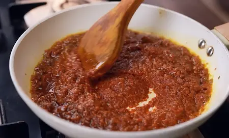 Step 6: cooking red chilli garlic chutney for Green Garlic and Matar Paratha Recipe