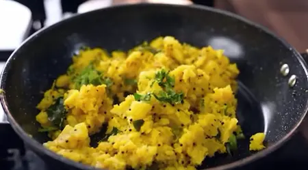 Step 2: cooking spicy potato filling for Bombay Bread Pattice Recipe