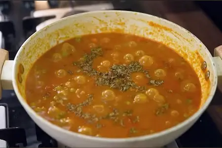Step 9: final flavouring of Gajar Matar Ki Sabji