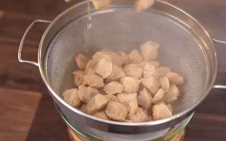 Step 1: boiling soya nuggets for Soya Kheema Samosa Recipe