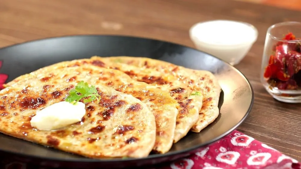 Here is an easy recipe for making cauliflower paratha, know the benefits of eating it in winters.