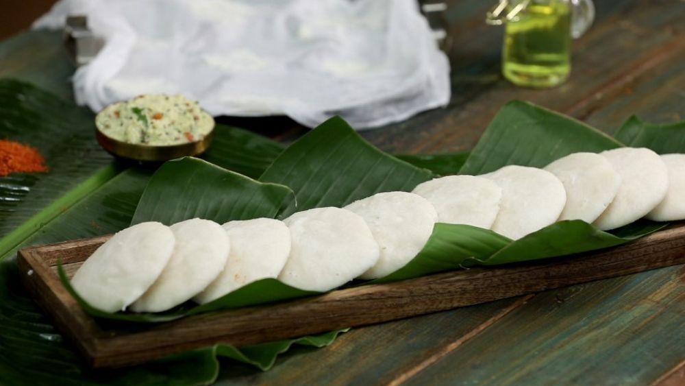 Idli & Coconut Chutney Recipe