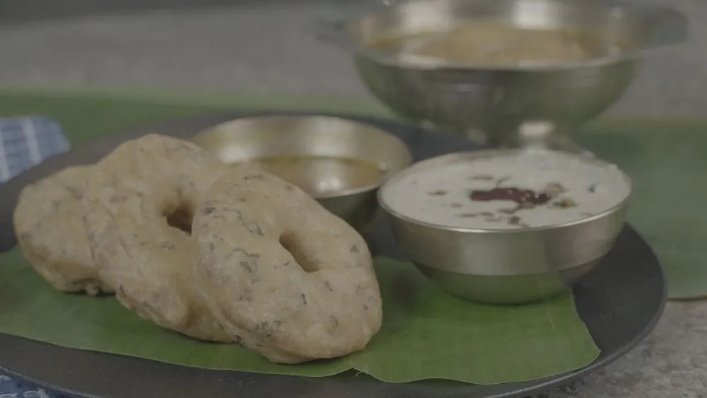 Medu vada with rasam and coconut chutney Recipe